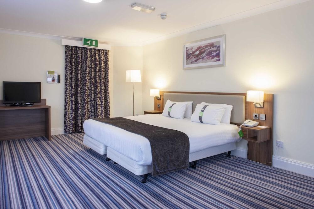 Holiday Inn Colchester By Ihg Экстерьер фото