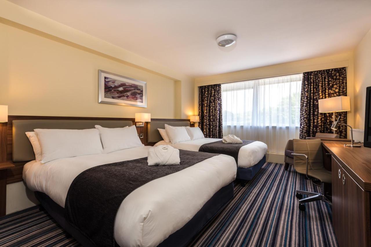 Holiday Inn Colchester By Ihg Экстерьер фото