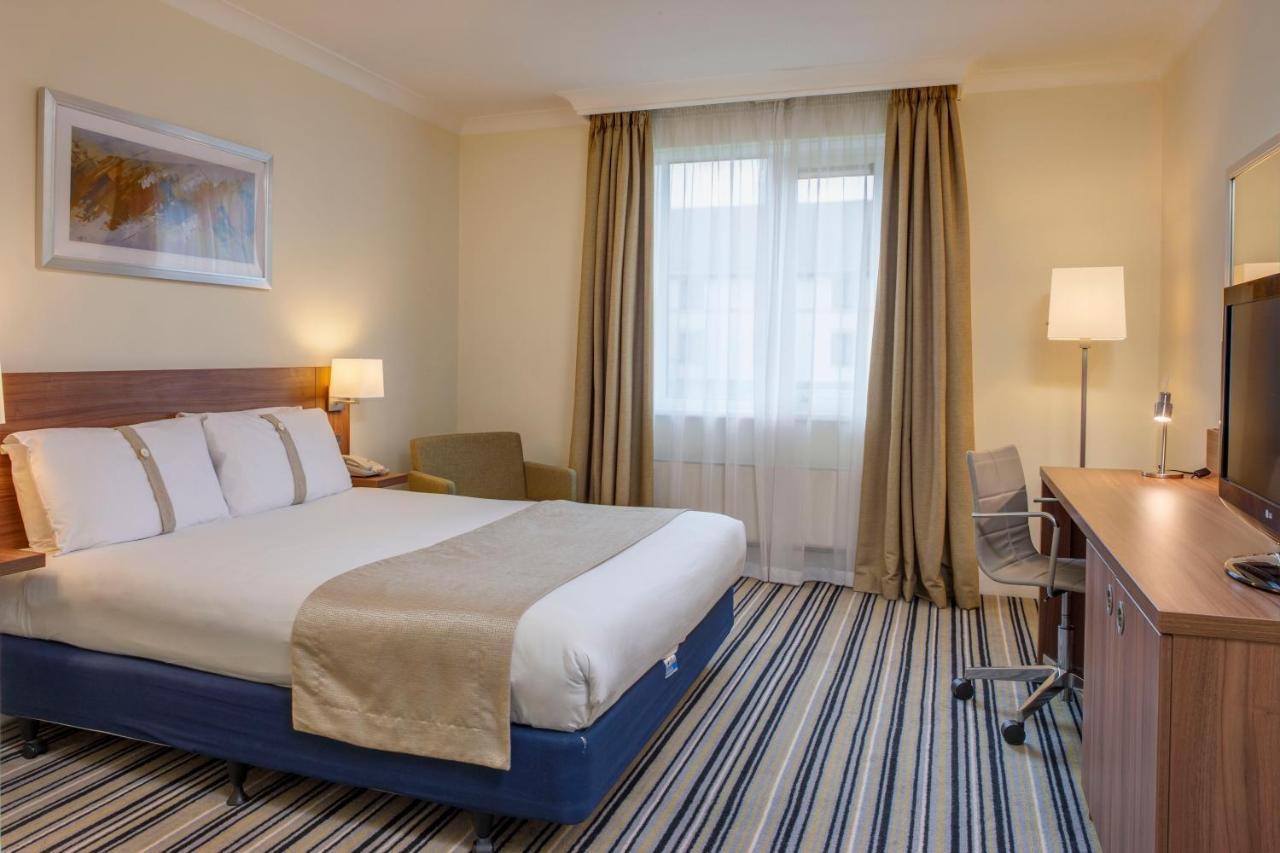 Holiday Inn Colchester By Ihg Экстерьер фото