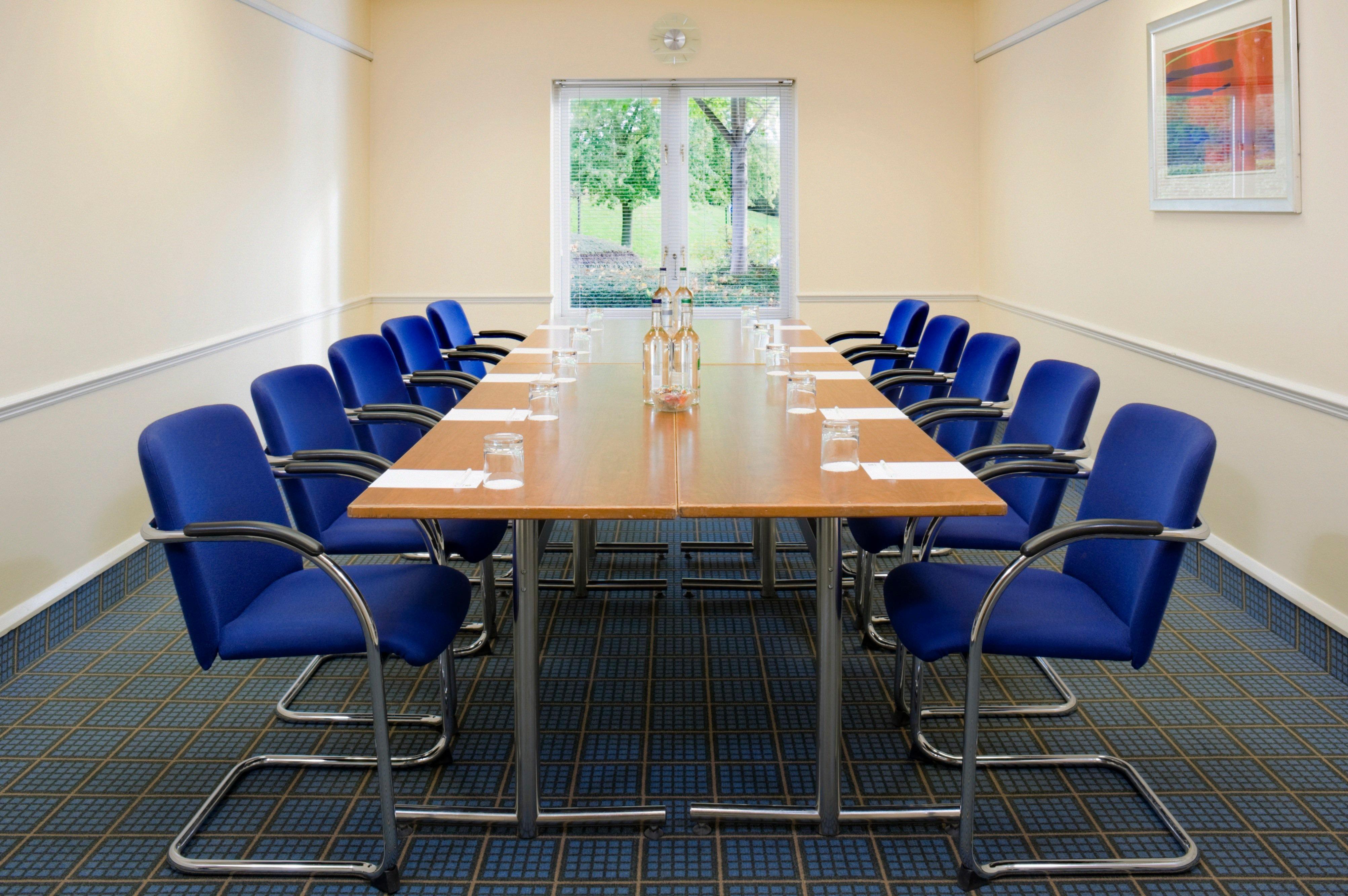 Holiday Inn Colchester By Ihg Экстерьер фото