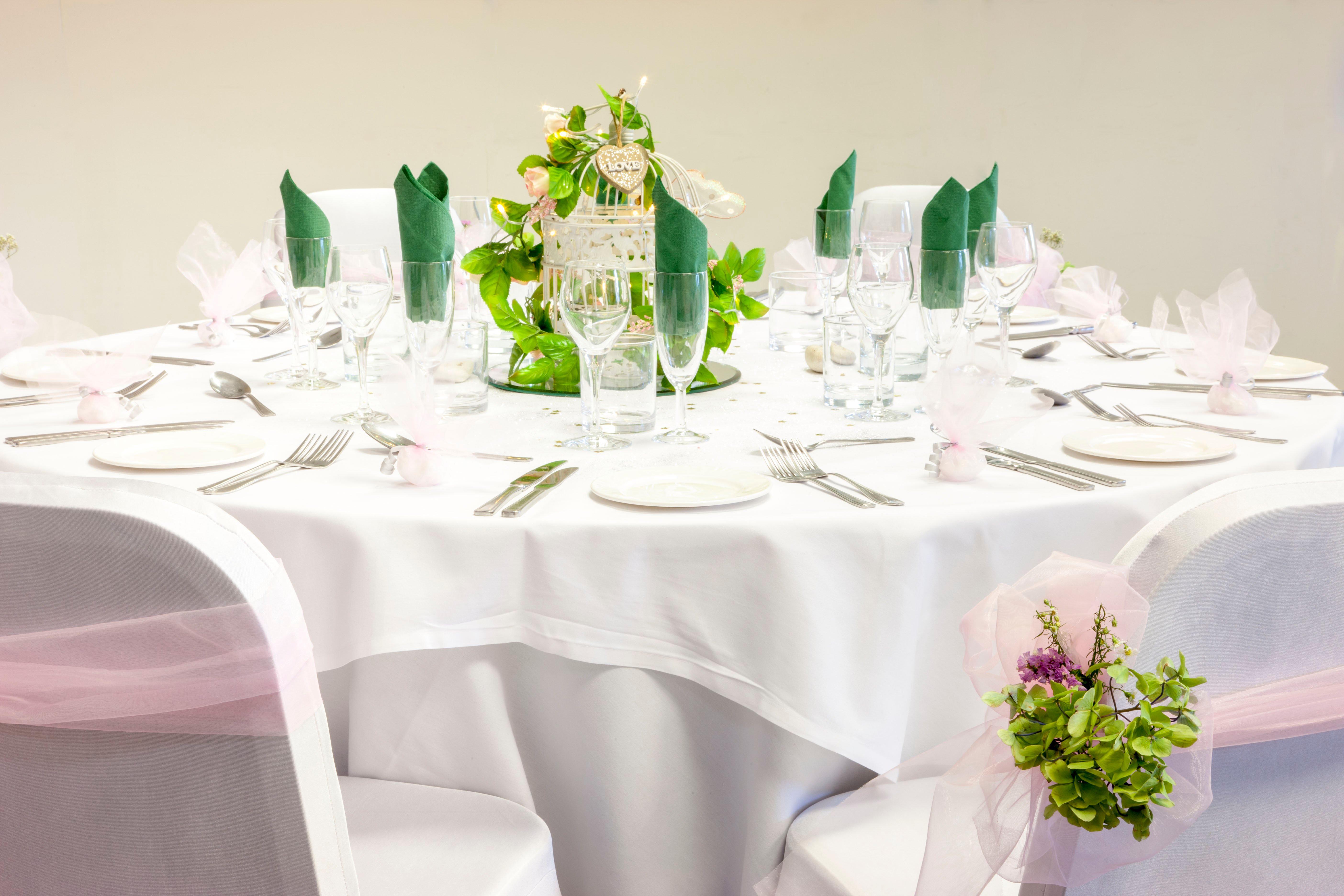 Holiday Inn Colchester By Ihg Экстерьер фото