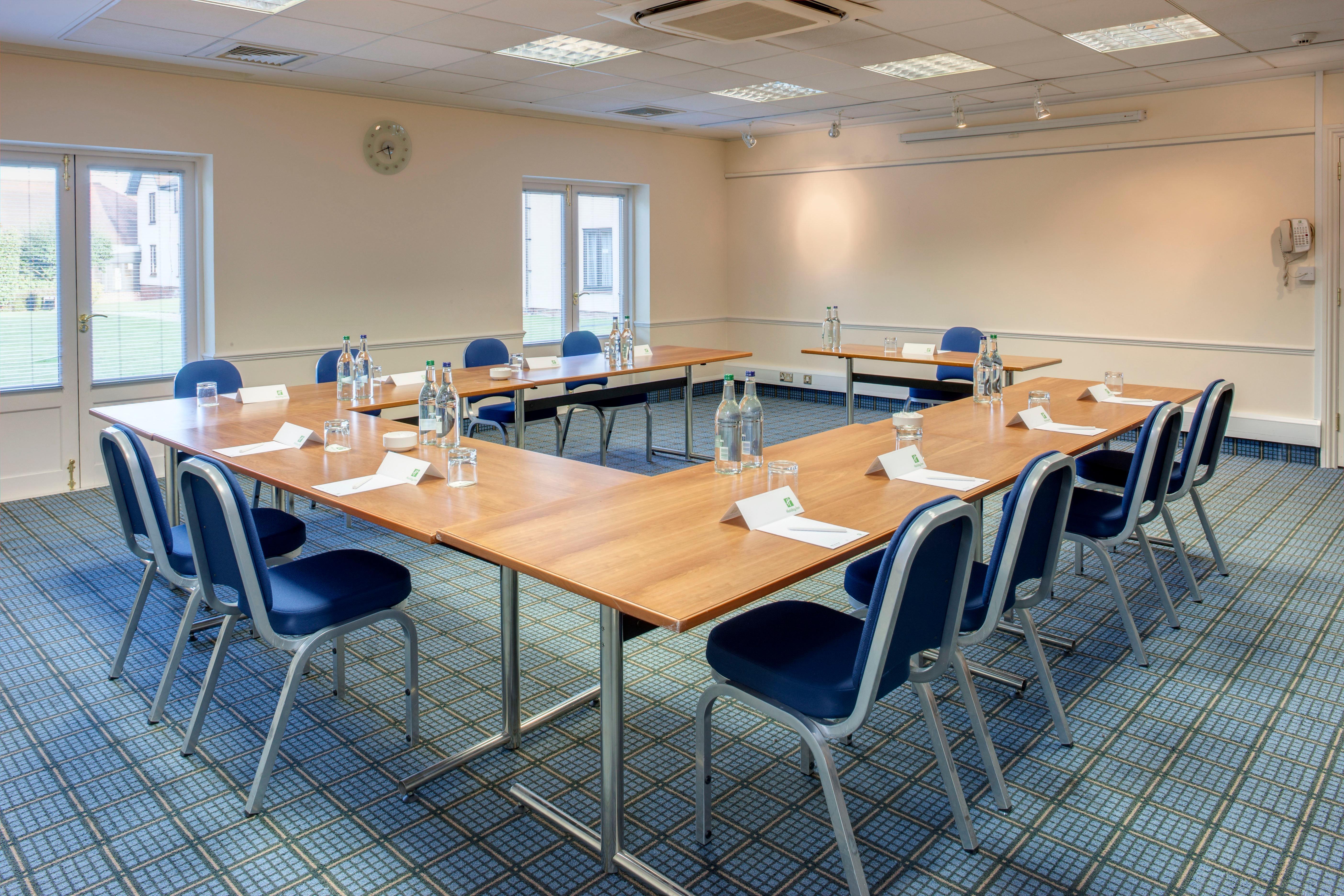 Holiday Inn Colchester By Ihg Экстерьер фото
