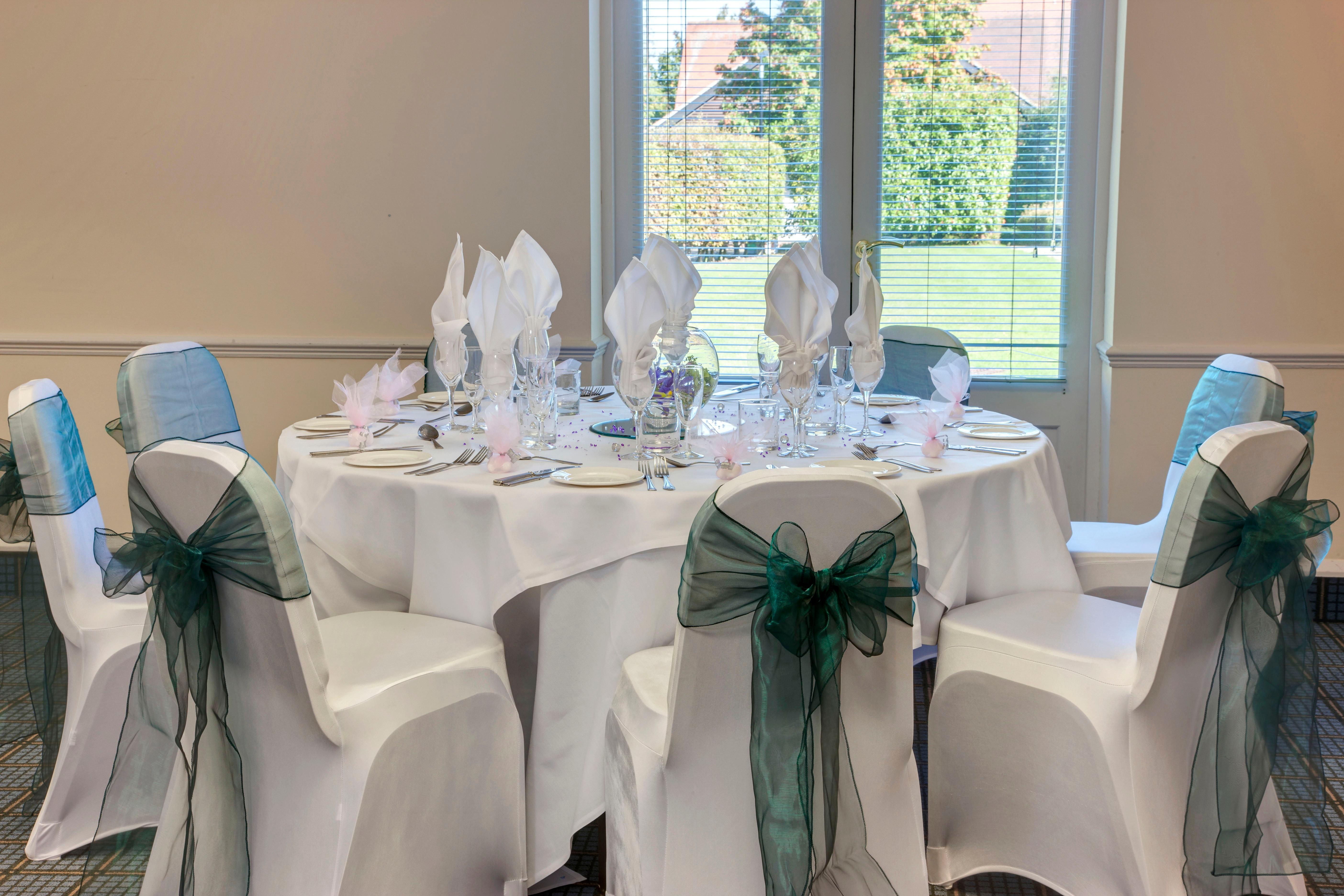 Holiday Inn Colchester By Ihg Экстерьер фото