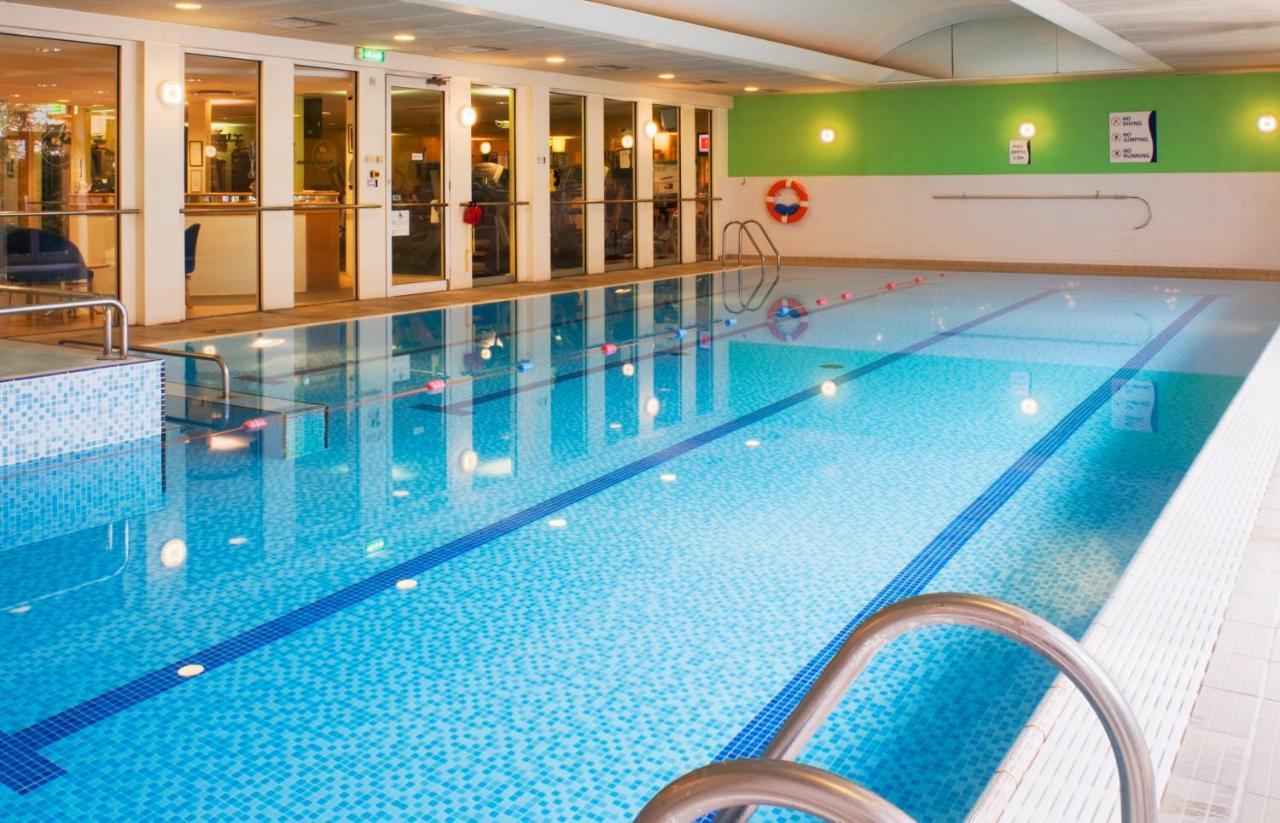 Holiday Inn Colchester By Ihg Экстерьер фото