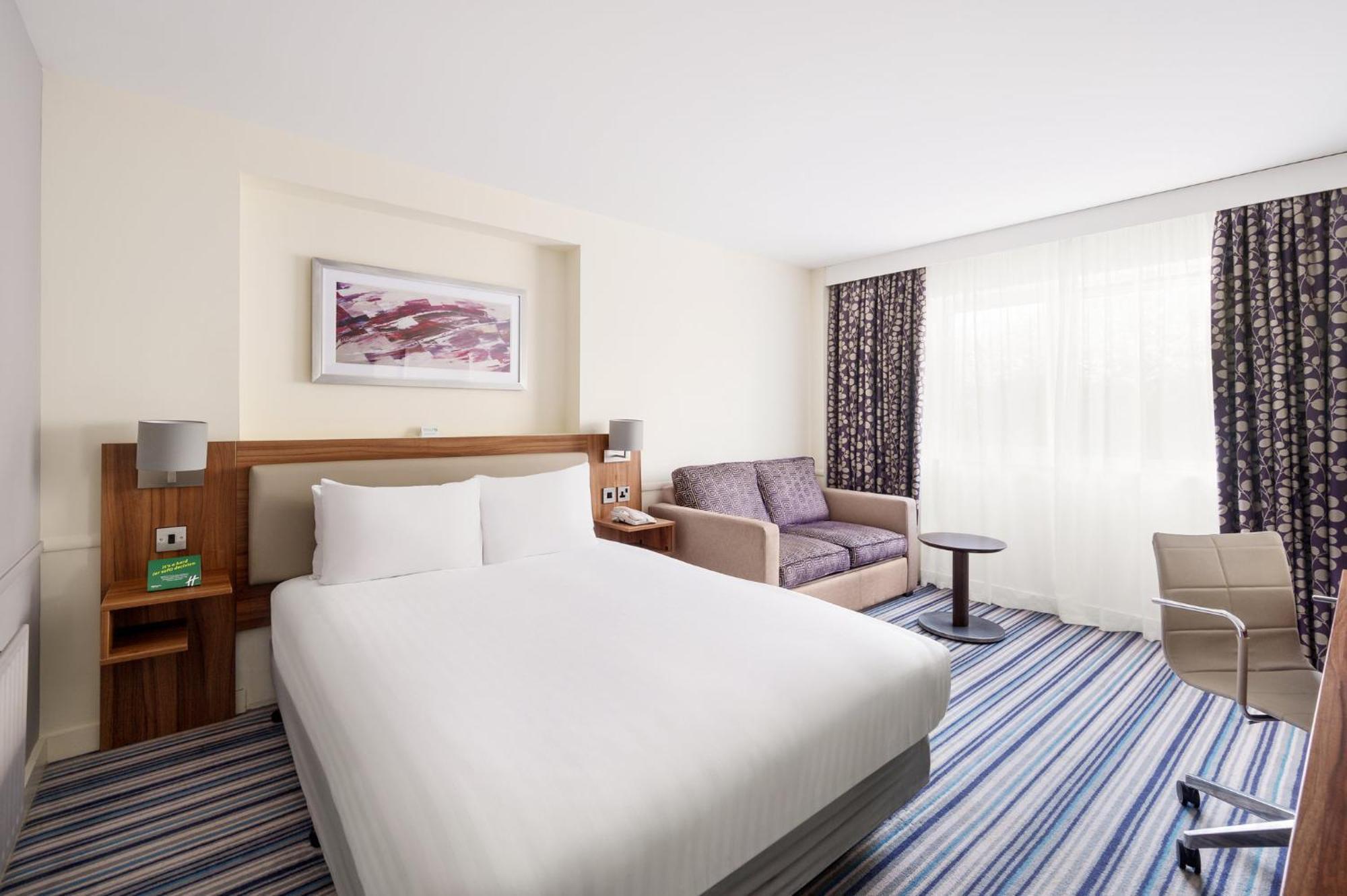Holiday Inn Colchester By Ihg Экстерьер фото