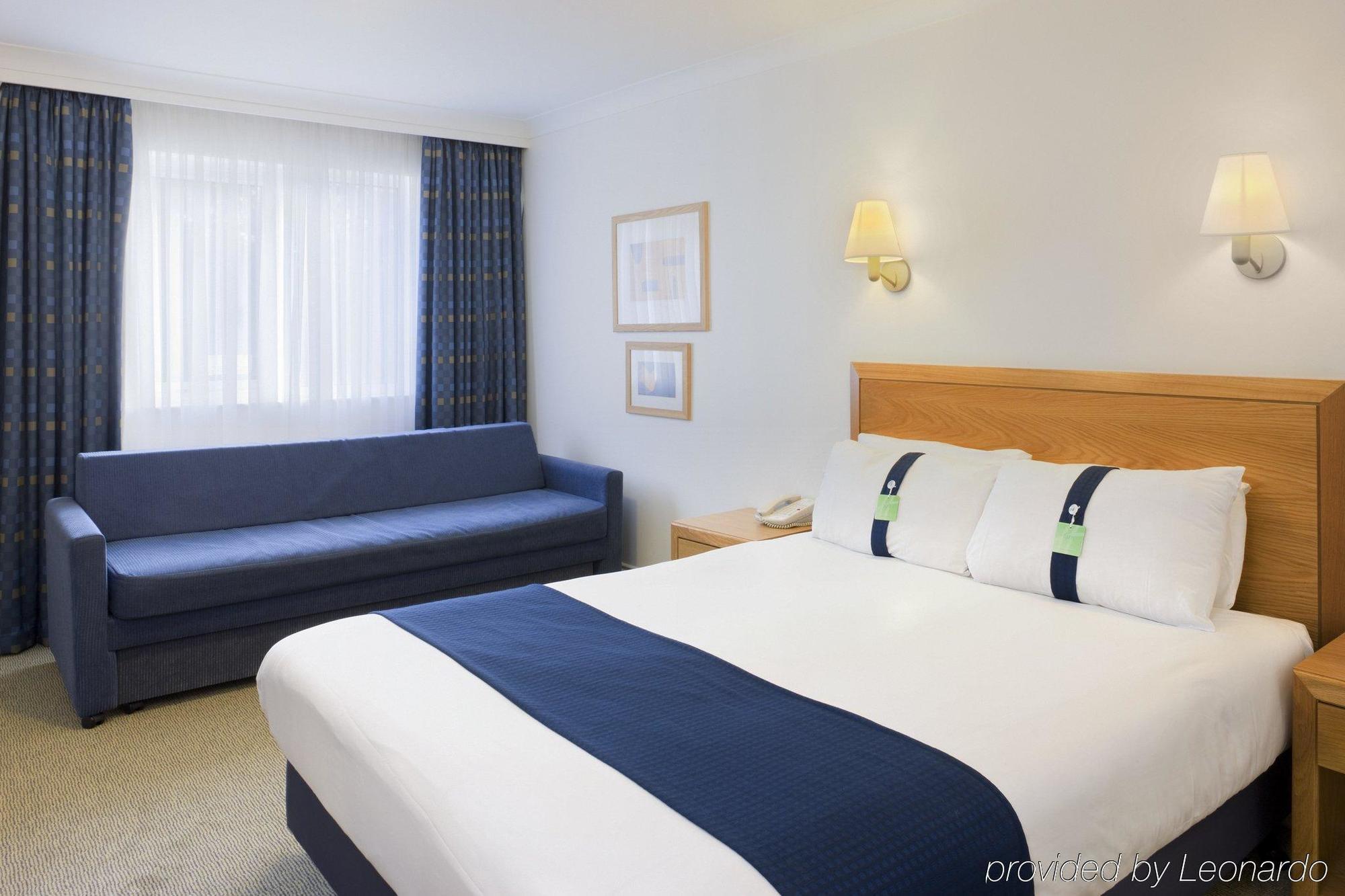 Holiday Inn Colchester By Ihg Экстерьер фото