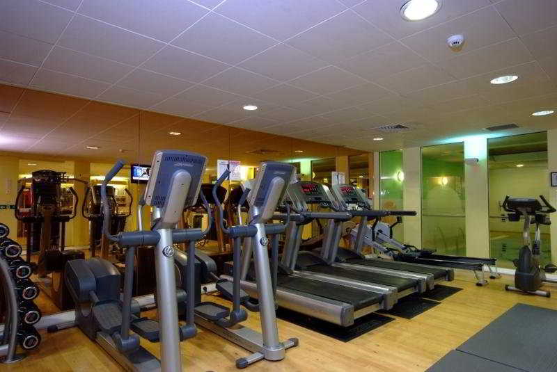 Holiday Inn Colchester By Ihg Экстерьер фото
