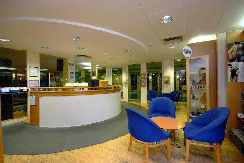 Holiday Inn Colchester By Ihg Экстерьер фото