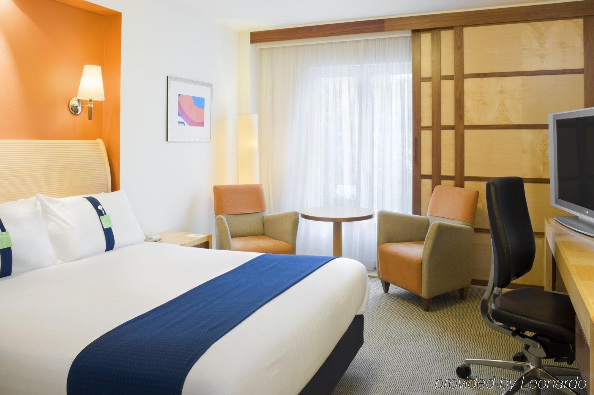 Holiday Inn Colchester By Ihg Экстерьер фото