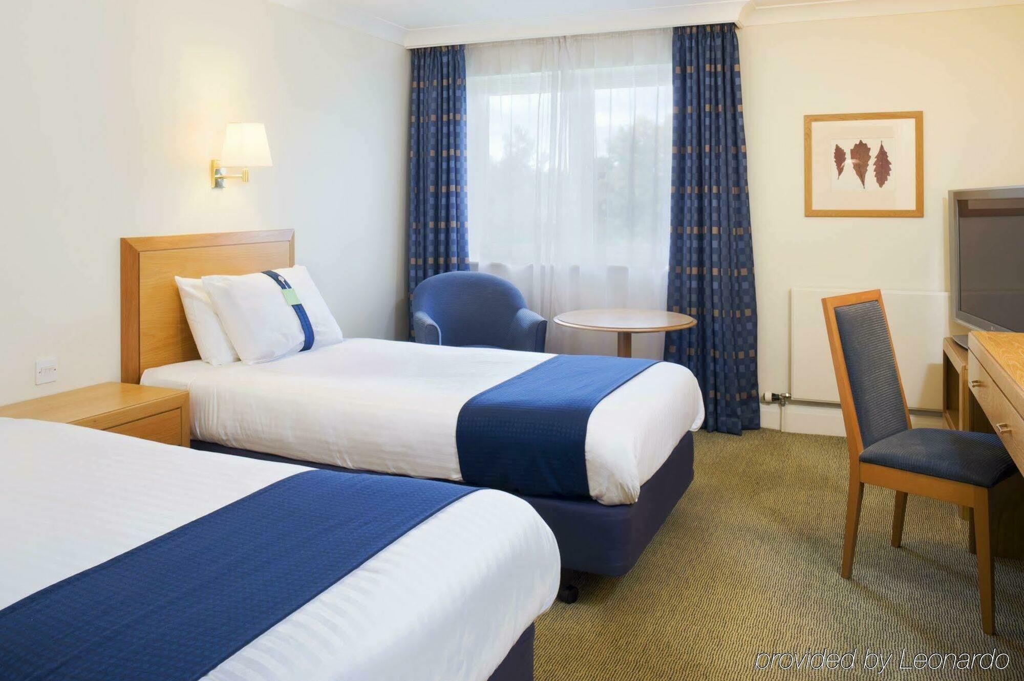 Holiday Inn Colchester By Ihg Экстерьер фото